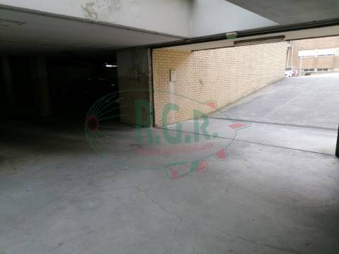LUGAR DE GARAGEM - Centro de Valongo - Rua Amaro Lopes