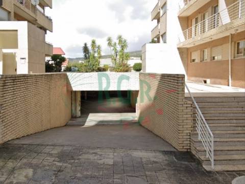 LUGAR DE GARAGEM - Centro de Valongo - Rua Amaro Lopes