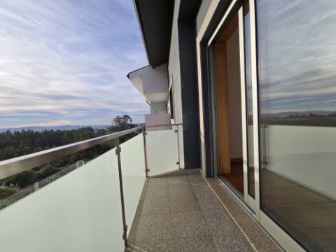 Moradia T4 | 3 Frentes | Sótão | Entrada IC29/A43