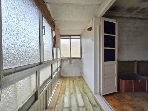 INVESTIMENTO - T5 Entrada Independente | Garagem | Peq. Quintal | Centro Gondomar