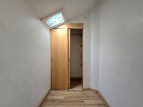 INVESTIMENTO - T5 Entrada Independente | Garagem | Peq. Quintal | Centro Gondomar