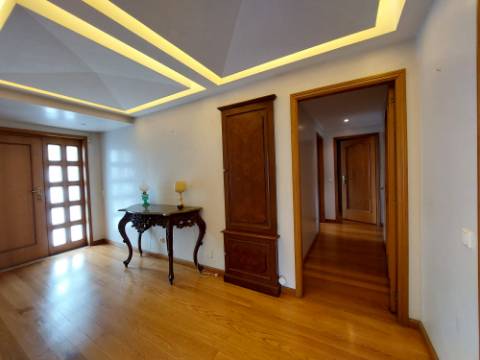 Moradia Isolada T3 | Piscina | Vistas Rio | 5 Min Porto