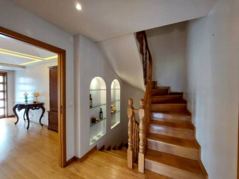 Moradia Isolada T3 | Piscina | Vistas Rio | 5 Min Porto