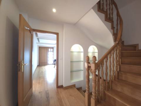 Moradia Isolada T3 | Piscina | Vistas Rio | 5 Min Porto