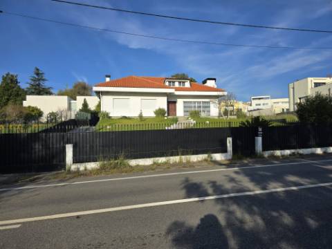 Moradia Isolada T3 | Piscina | Vistas Rio | 5 Min Porto