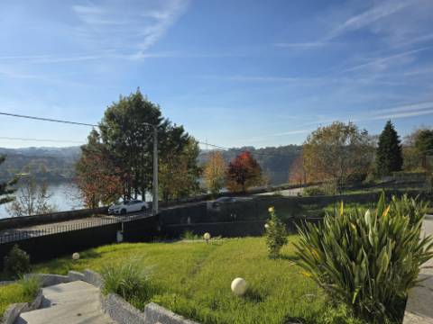 Moradia Isolada T3 | Piscina | Vistas Rio | 5 Min Porto