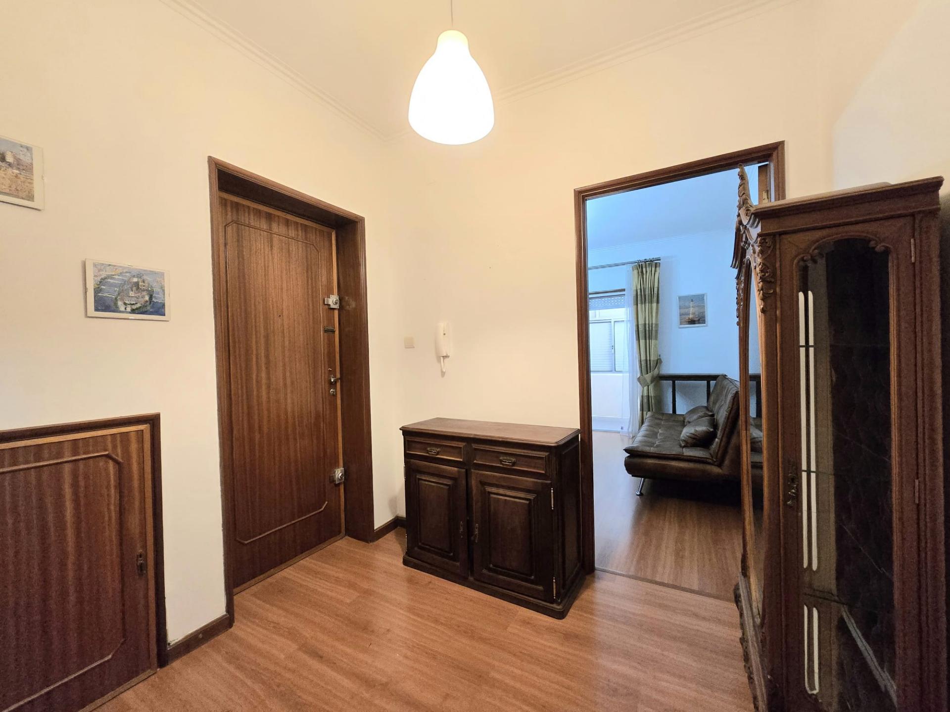 Apartamento T2 Valbom - Investimento ou Habitação Própria