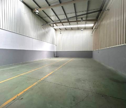 ARMAZÉM EM PARQUE EMPRESARIAL (625M2)