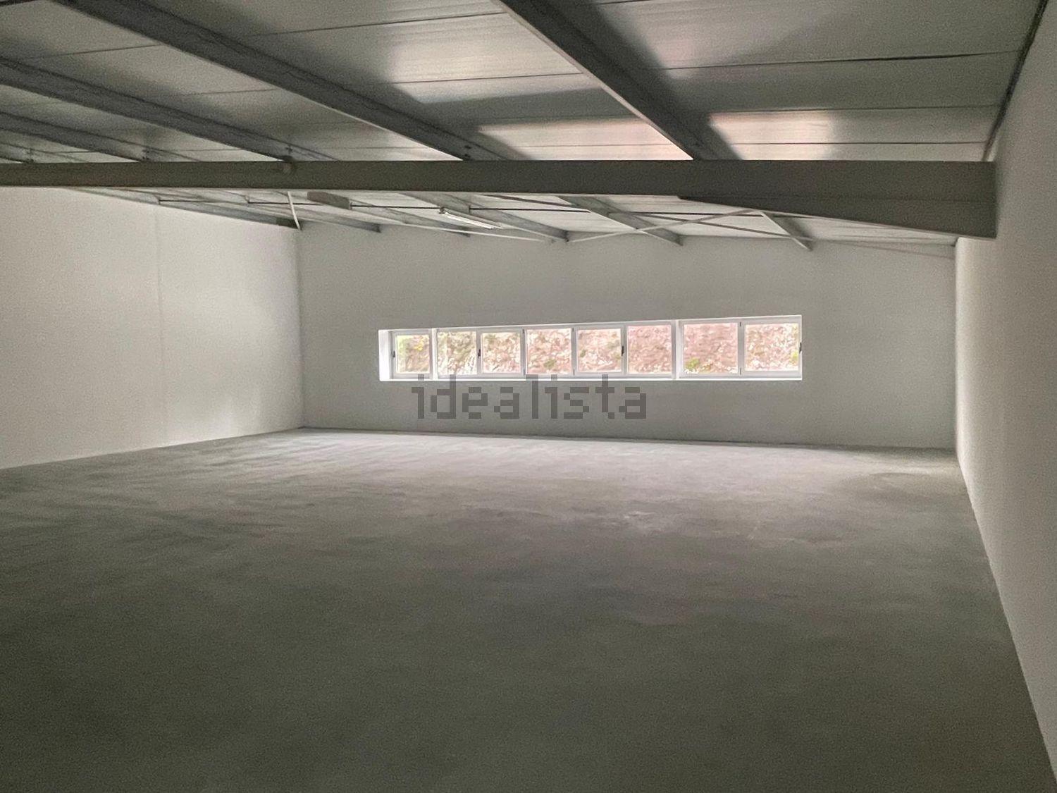 ARMAZÉM EM PARQUE EMPRESARIAL (625M2)