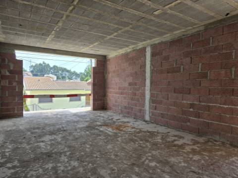 Moradia T3 de 3 Frentes (Em Pedreiro) - Fânzeres