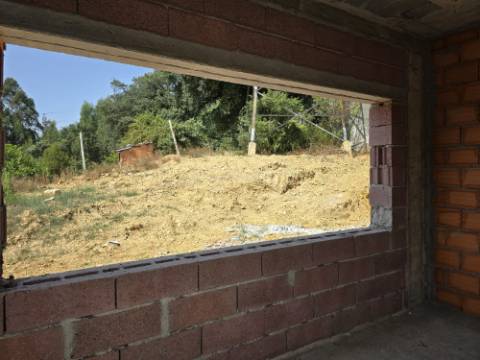 Moradia T3 de 3 Frentes (Em Pedreiro) - Fânzeres