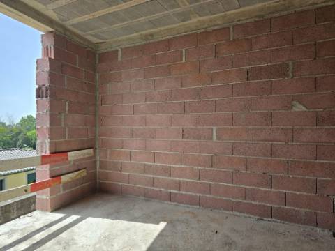 Moradia T3 de 3 Frentes (Em Pedreiro) - Fânzeres