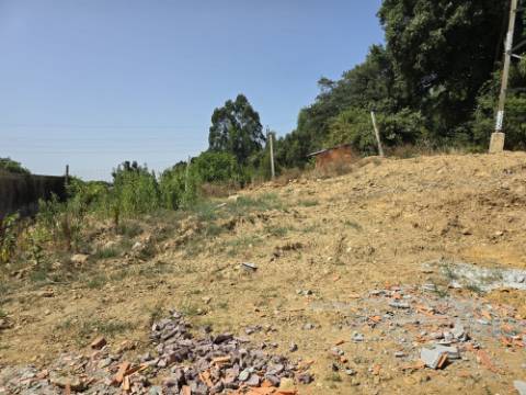 Moradia T3 de 3 Frentes (Em Pedreiro) - Fânzeres