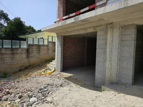 Moradia T3 de 3 Frentes (Em Pedreiro) - Fânzeres