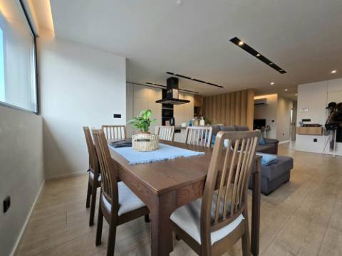 Apartamento T2+1 Semi-NOVO - S. PEDRO DESIGN II