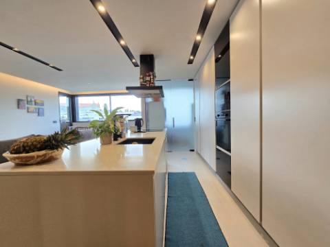 Apartamento T2+1 Semi-NOVO - S. PEDRO DESIGN II