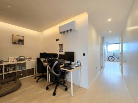 Apartamento T2+1 Semi-NOVO - S. PEDRO DESIGN II