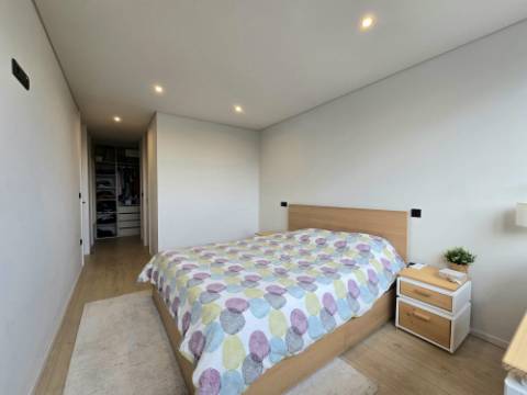 Apartamento T2+1 Semi-NOVO - S. PEDRO DESIGN II