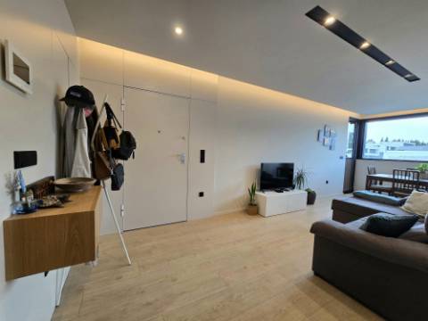 Apartamento T2+1 Semi-NOVO - S. PEDRO DESIGN II