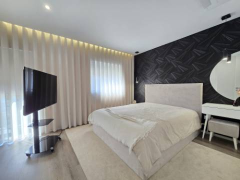 Moradia T3 Completamente Remodelada - Fânzeres