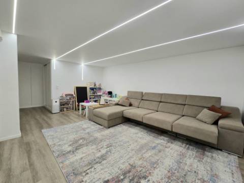 Moradia T3 Completamente Remodelada - Fânzeres