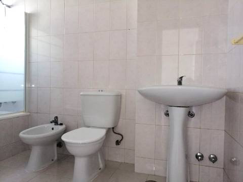 Moradia T4 de 3 Frentes | Ao IC29/A43 | 4 min Freixo Porto