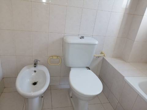 Moradia T4 de 3 Frentes | Ao IC29/A43 | 4 min Freixo Porto