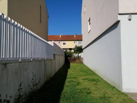 Moradia T4 de 3 Frentes | Ao IC29/A43 | 4 min Freixo Porto