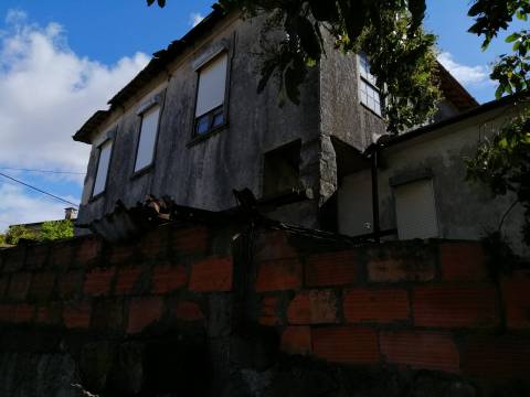 Investimento - Moradia com terreno 925m2 - A 5min. Freixo Porto