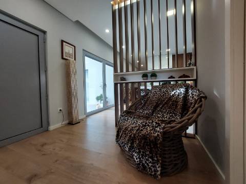 Moradia T3+1 Térrea | Jovim | 10 min Porto