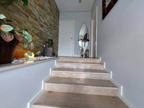 Moradia T3+1 Térrea | Jovim | 10 min Porto