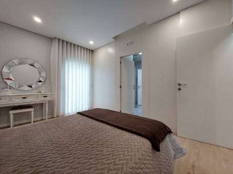 Moradia T3+1 Térrea | Jovim | 10 min Porto