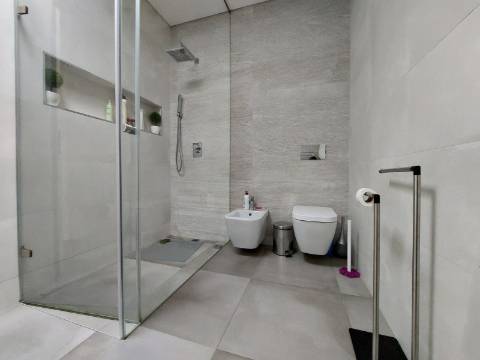 Moradia T3+1 Térrea | Jovim | 10 min Porto