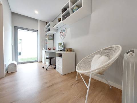 Moradia T3+1 Térrea | Jovim | 10 min Porto