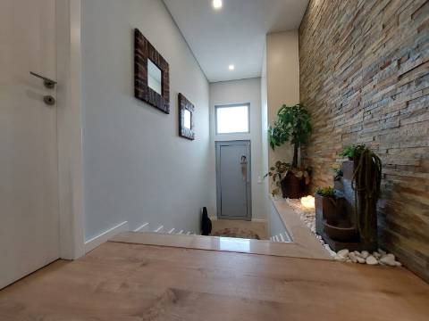 Moradia T3+1 Térrea | Jovim | 10 min Porto