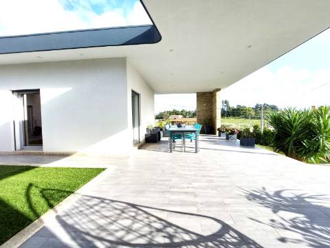 Moradia T3+1 Térrea | Jovim | 10 min Porto