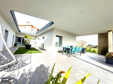 Moradia T3+1 Térrea | Jovim | 10 min Porto