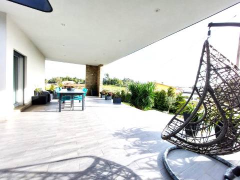 Moradia T3+1 Térrea | Jovim | 10 min Porto