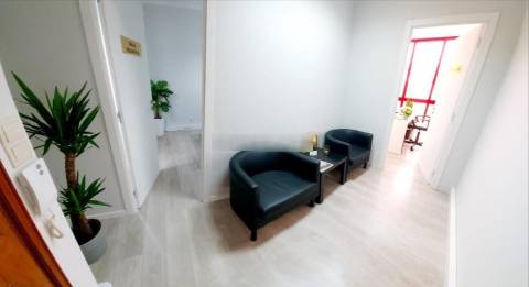 Escritório - Rua 25 Abril São Cosme