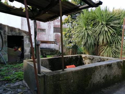 Investimento - Moradia com terreno 925m2 - A 5min. Freixo Porto