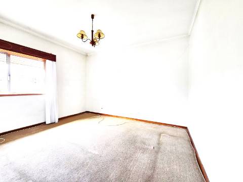 T3 de 3 Frentes | Próximo Estação Comboios Rio Tinto