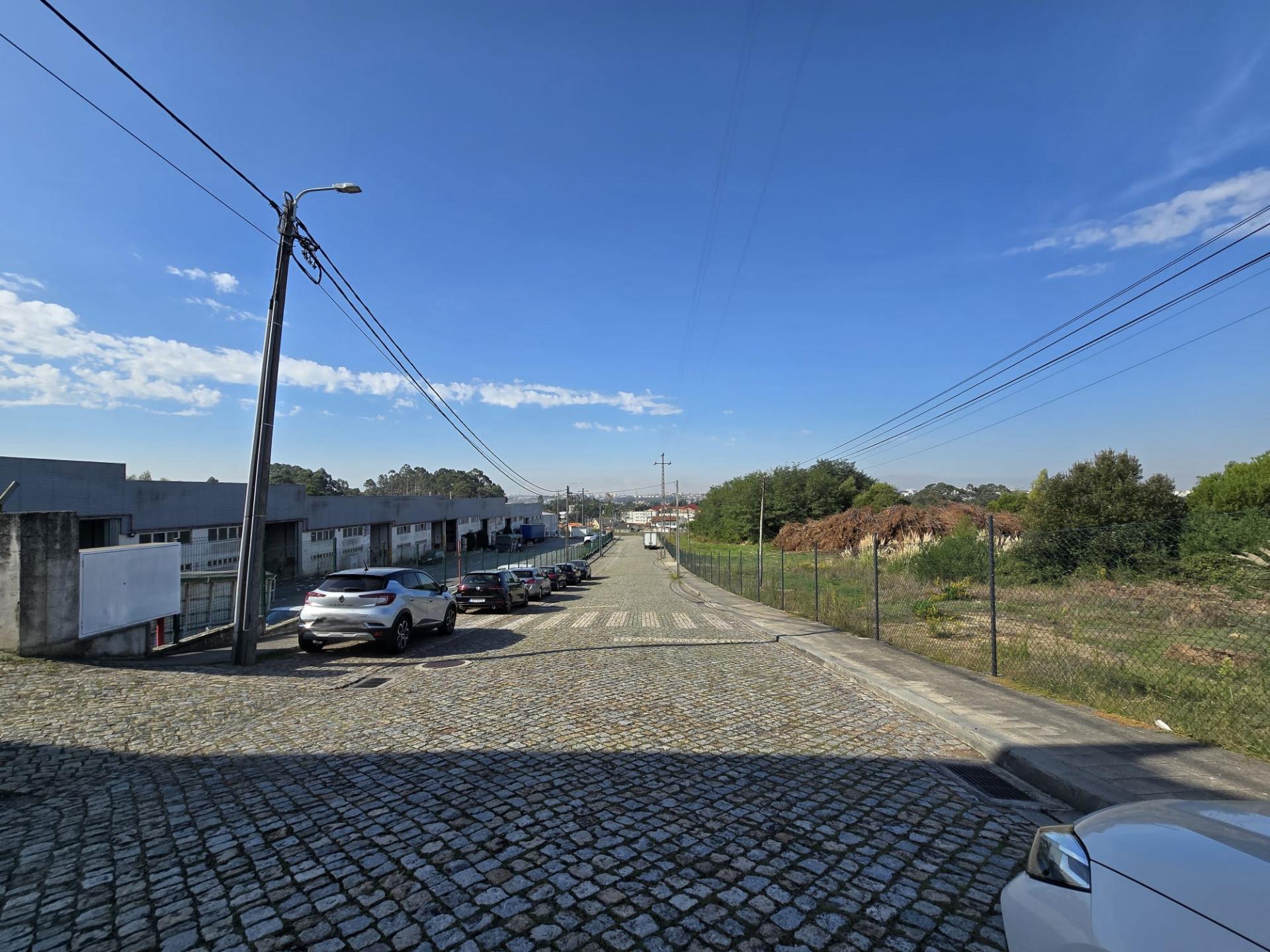 ARMAZÉM 1.100m2