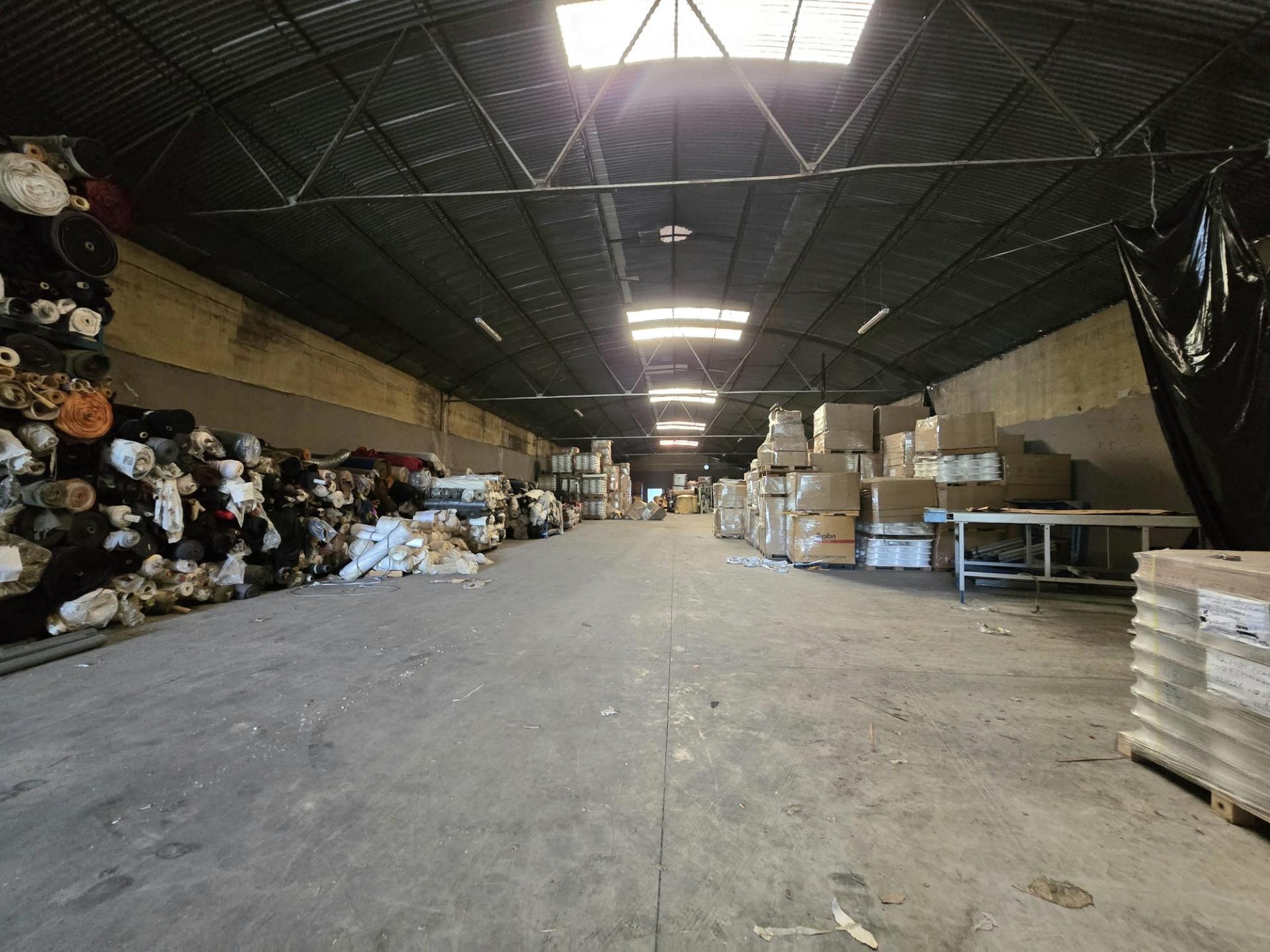 ARMAZÉM 1.100m2