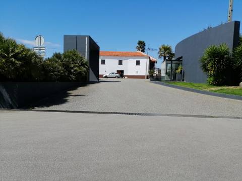 Espaços Comerciais/Armazéns - Gondomar