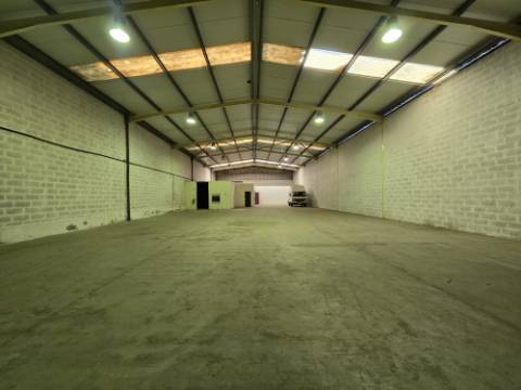 Armazém 630 m2 - SÃO PEDRO DA COVA