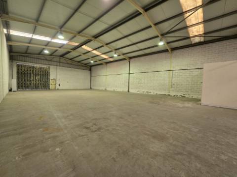 Armazém 630 m2 - SÃO PEDRO DA COVA