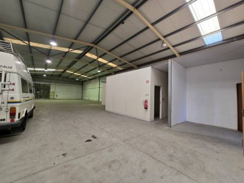 Armazém 630 m2 - SÃO PEDRO DA COVA