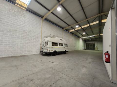 Armazém 630 m2 - SÃO PEDRO DA COVA