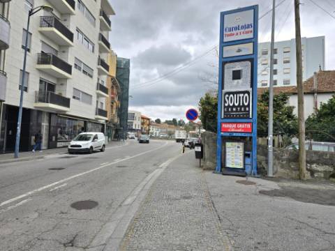 INVESTIMENTO | 7 Lojas Arrendadas | Centro de Gondomar (Souto)