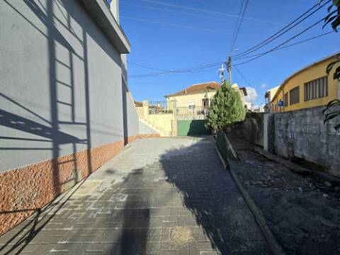 T3 Totalmente Renovado - Área Exterior 220m2 - Valbom